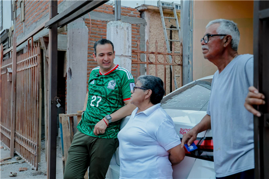 Alcalde Marco Bonilla supervisa alumbrado y seguridad en colonia Cumbres del Sur, Chihuahua - imagen 7