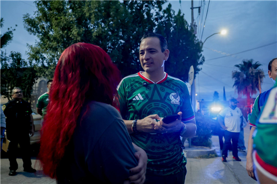 Alcalde Marco Bonilla supervisa alumbrado y seguridad en colonia Cumbres del Sur, Chihuahua - imagen 8