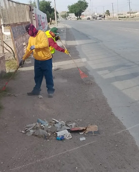 Refuerzan limpieza en glorieta del Kilómetro 20 para reducir residuos y riesgos viales - imagen 2
