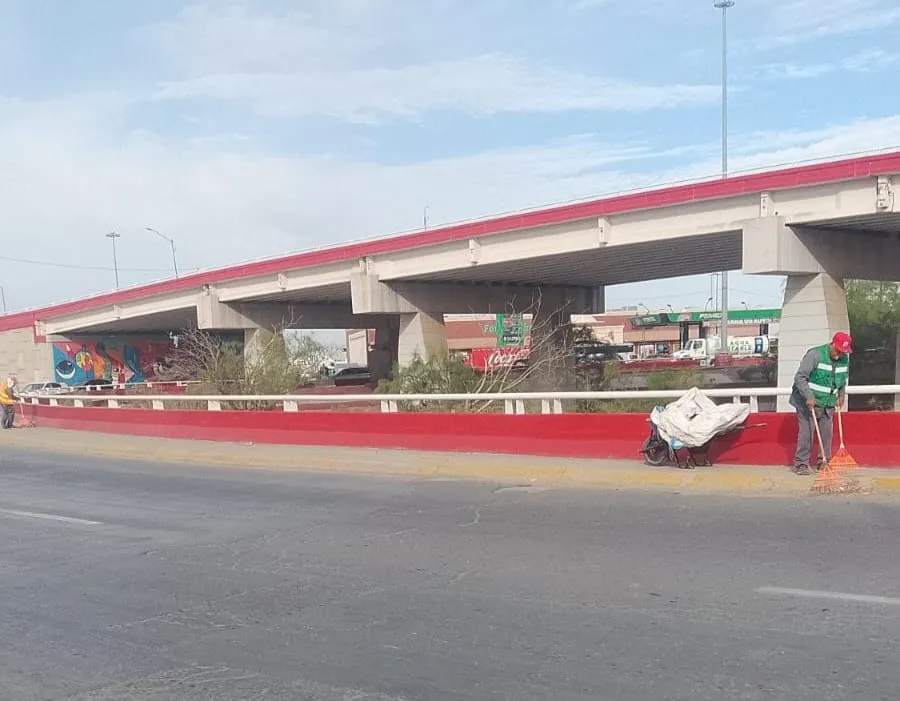 Refuerzan limpieza en glorieta del Kilómetro 20 para reducir residuos y riesgos viales - imagen 5