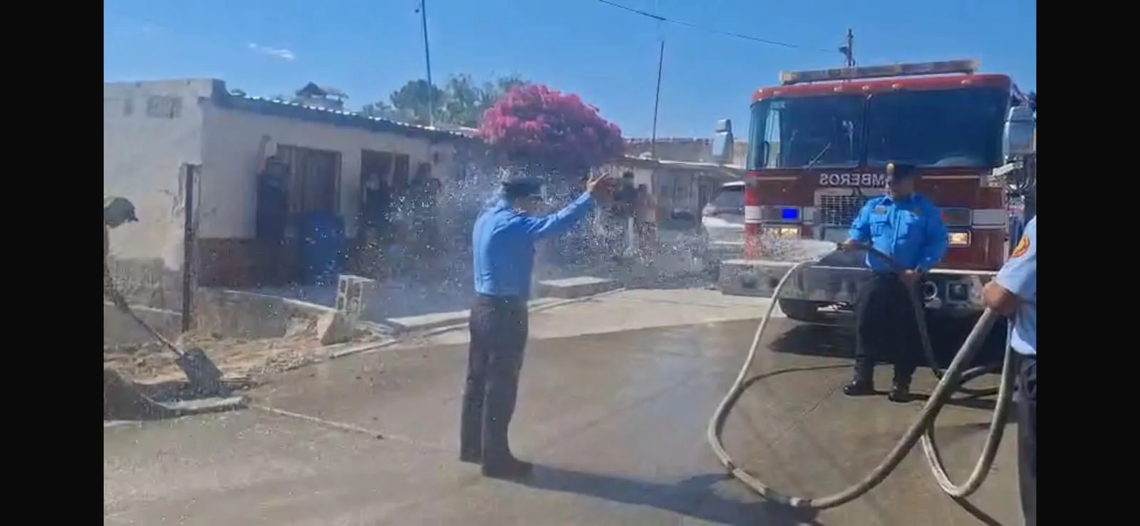 Protección Civil reconoce a cuatro bomberos tras 27 años de servicio en Ciudad Juárez - imagen 8