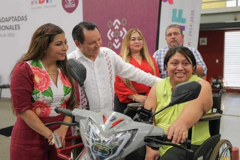Gobierno de Yucatán entrega motos adaptadas y mejora sistemas de agua en Ticul y Yotholín - imagen 1