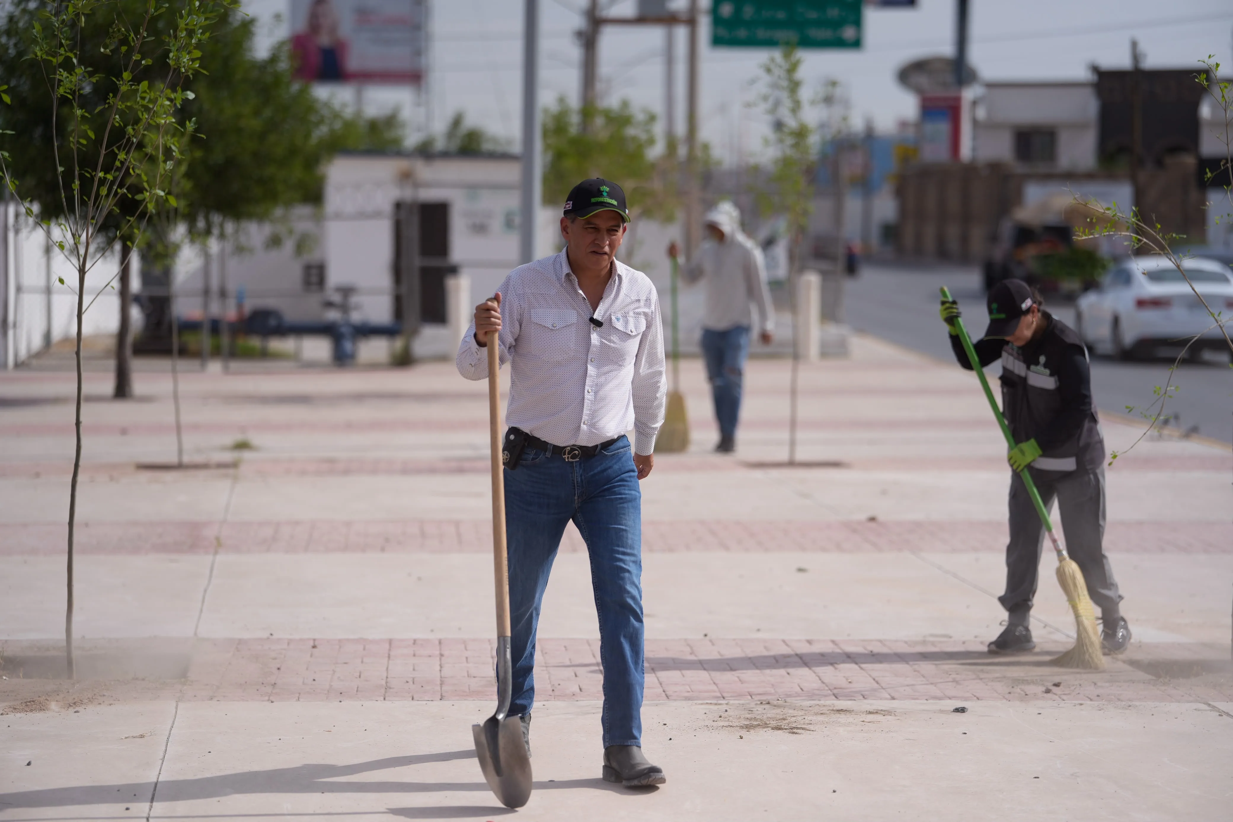 Plantan 98 árboles en Paseo de la Victoria y Antonio J. Bermúdez para ampliar áreas verdes en Ciudad Juárez - imagen 2
