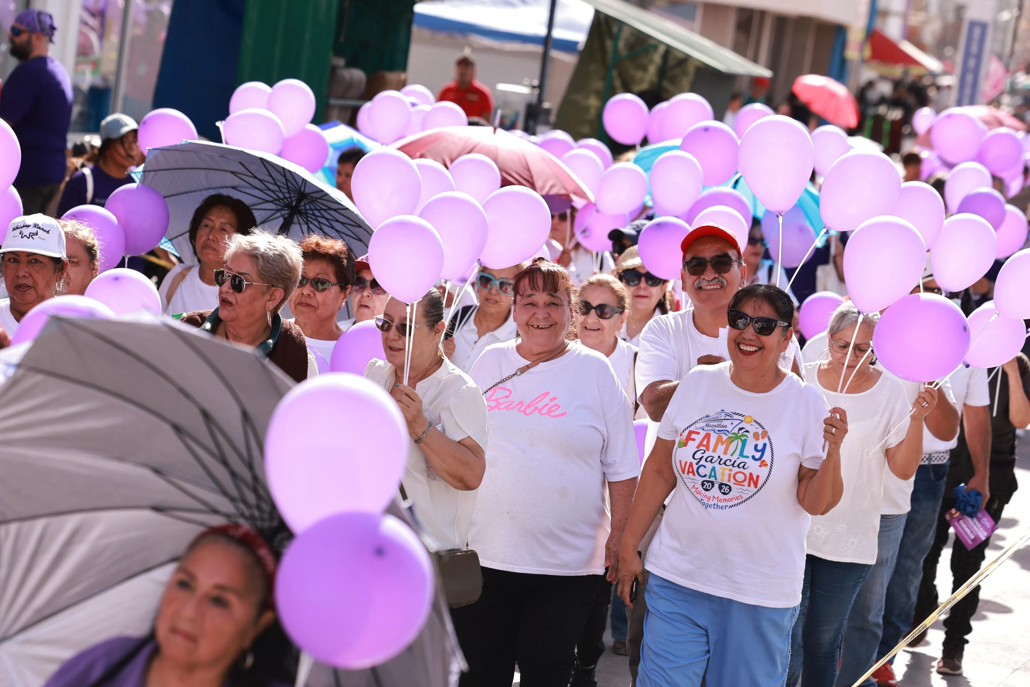 Adultos mayores recorren avenida 16 de Septiembre para visibilizar el maltrato en la vejez en Ciudad Juárez - imagen 14