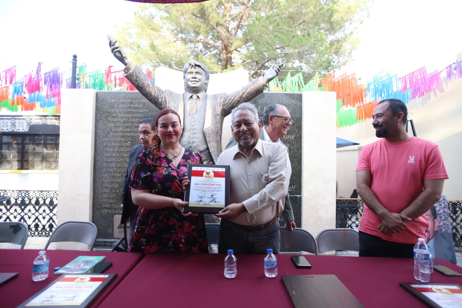Ciudad Juárez rinde homenaje póstumo a Emilio Gutiérrez de Alba en FELIJU 2026 - imagen 10