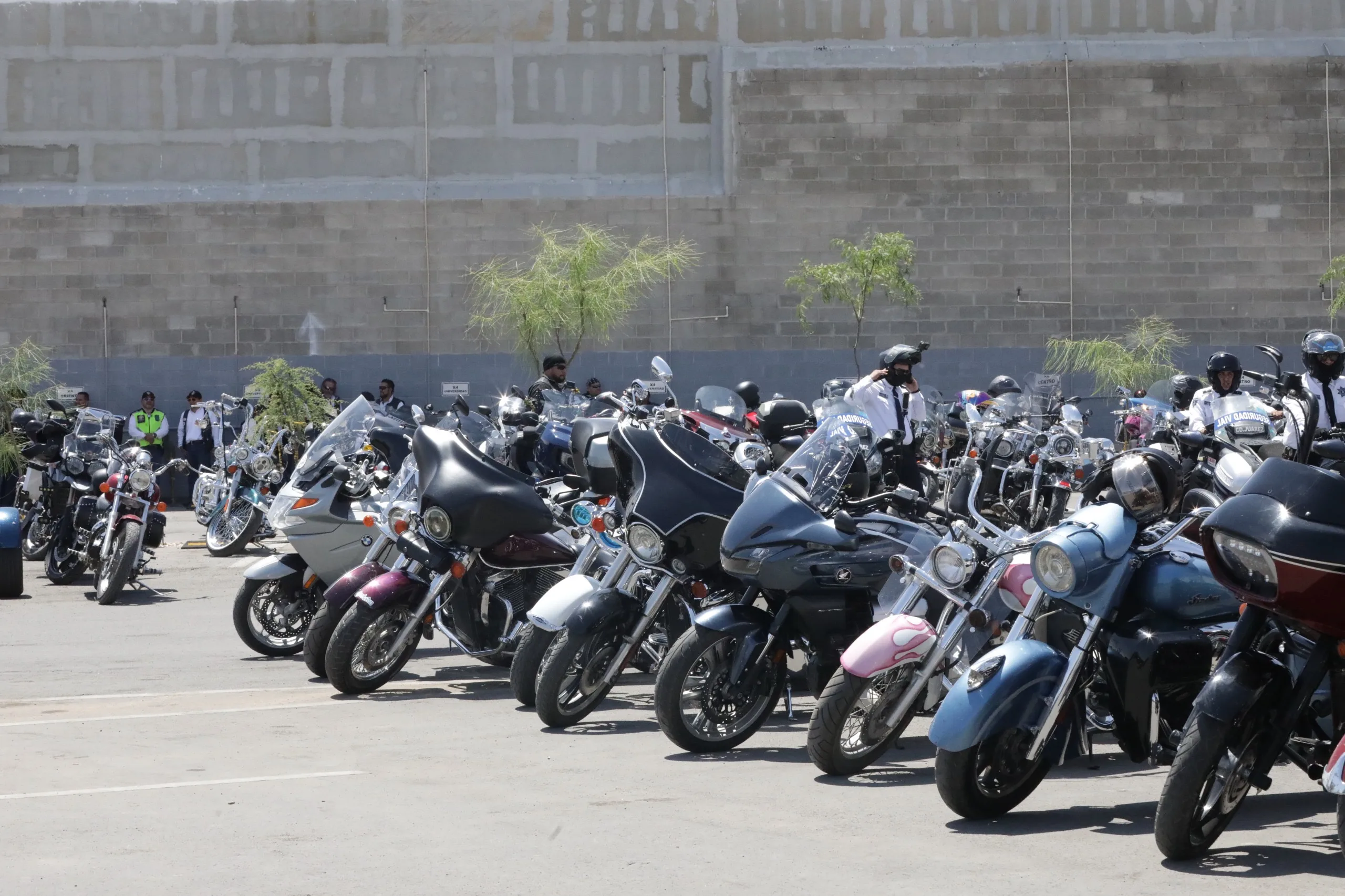Motoclubs donan casi 500 cascos para promover seguridad vial en Chihuahua - imagen 2