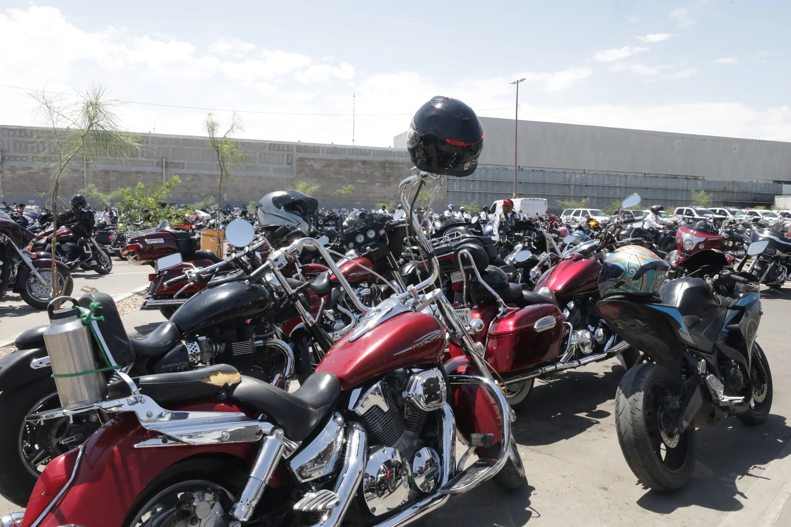 Motoclubs donan casi 500 cascos para promover seguridad vial en Chihuahua - imagen 3