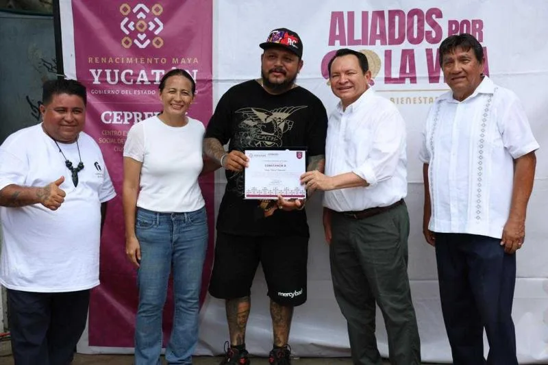 Gobernador de Yucatán inaugura exposición urbana para prevenir la violencia en Mérida - imagen 5