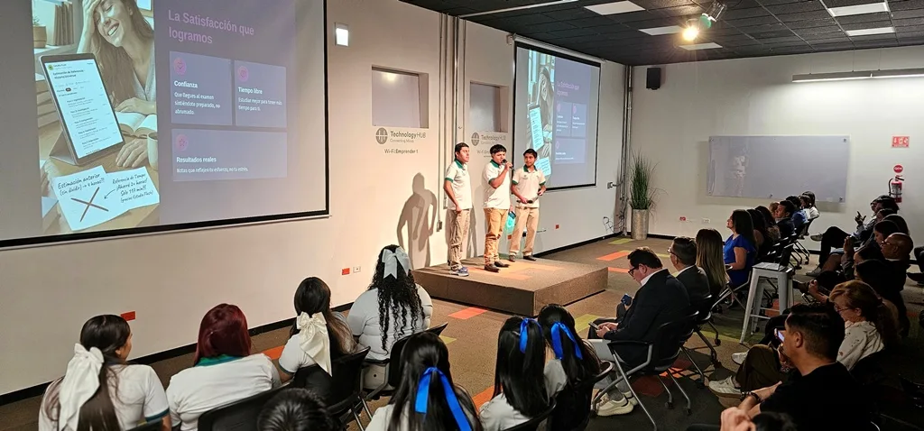 Cecytech concluye AI Fluency en Ciudad Juárez con 10 proyectos de inteligencia artificial - imagen 1