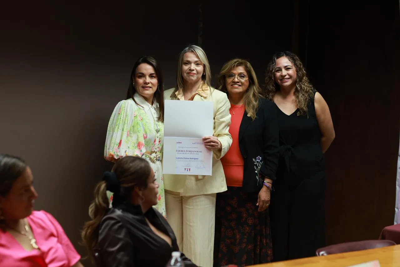 Reconocen a Mujeres que Impulsan Cambios Sociales y Educativos en Juárez - imagen 15