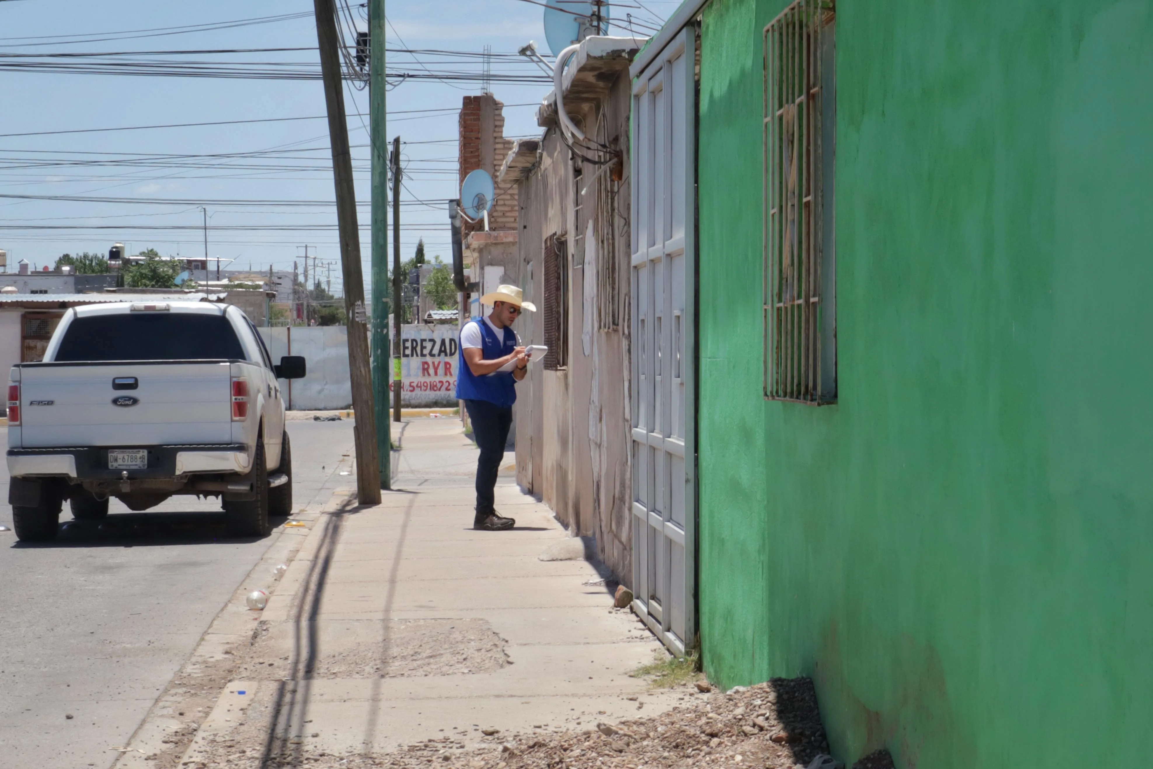 Chalecos Azules recorren colonias del norte de Chihuahua durante jornada de 12 horas - imagen 1