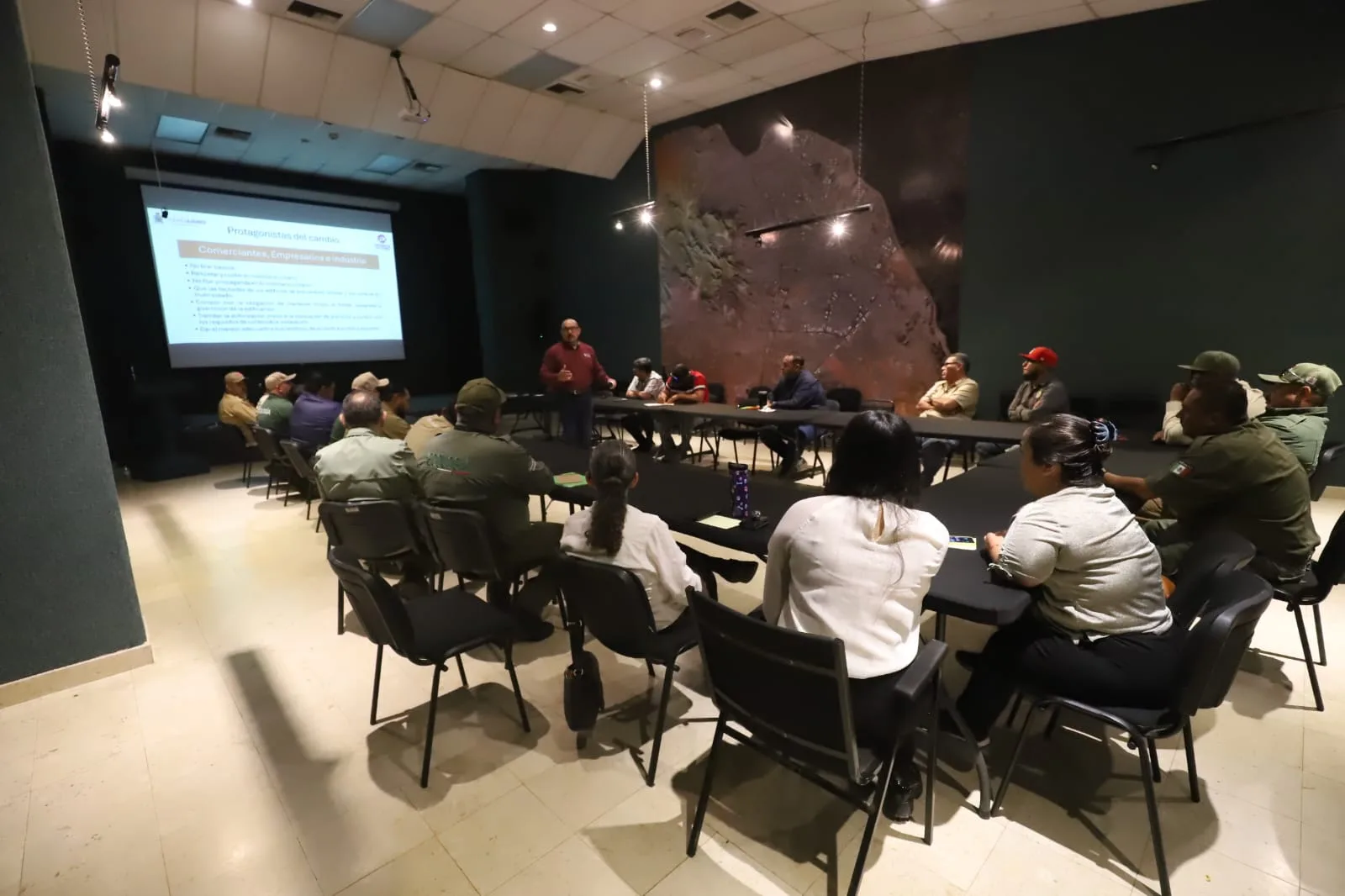 Arrancan visitas a comercios y viviendas en 48 avenidas de Ciudad Juárez para mejorar imagen urbana - imagen 5