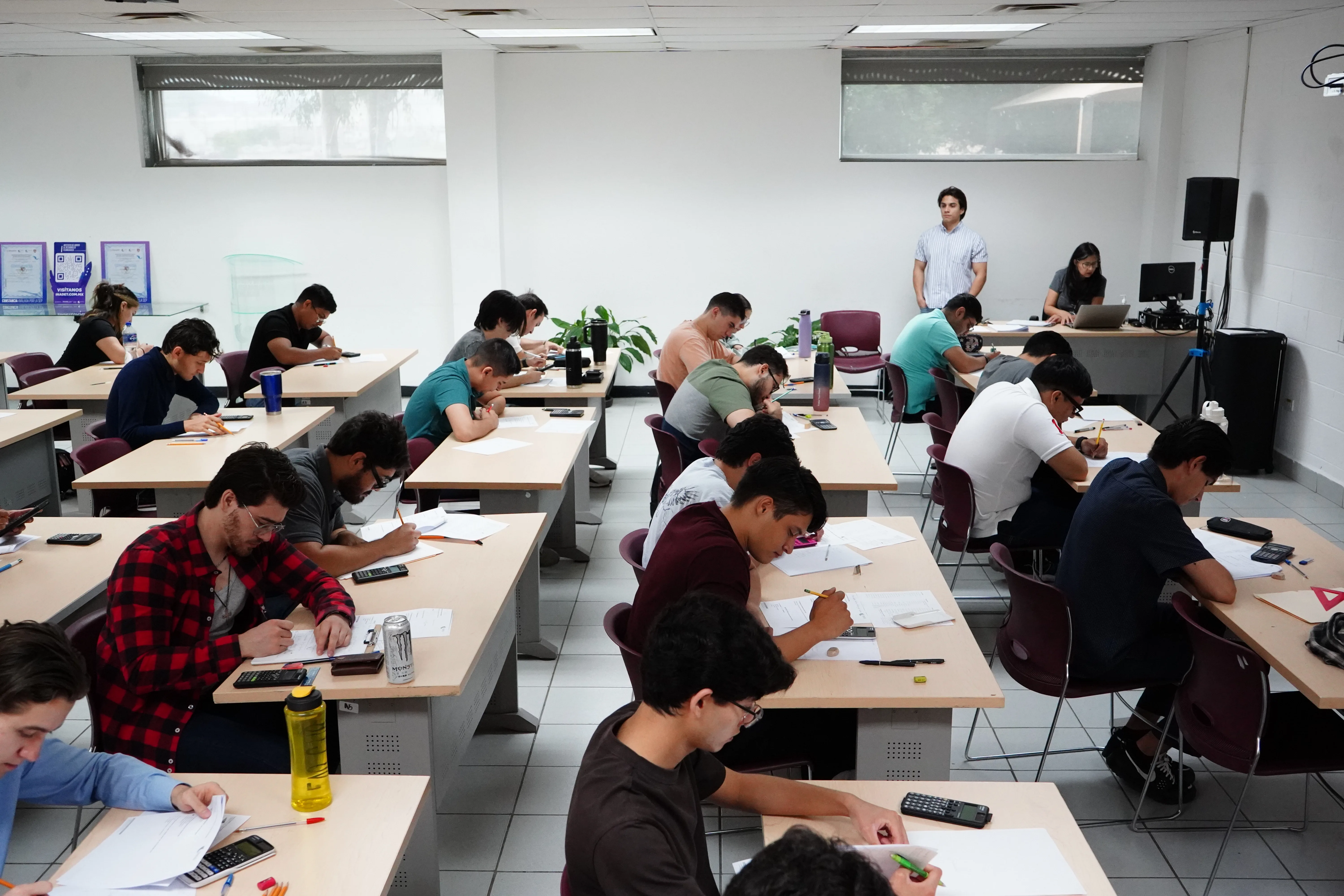 Más de 100 aspirantes presentan examen para beca de especialización en Taiwán en IA y automatización - imagen 2