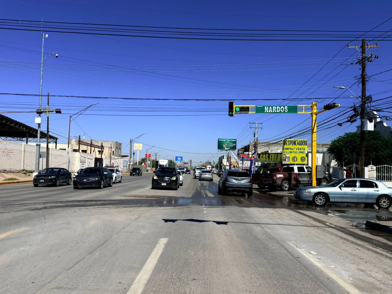 Activan semáforos en cruce de avenida Waterfill y calle Nardos para mejorar flujo vial - imagen 4