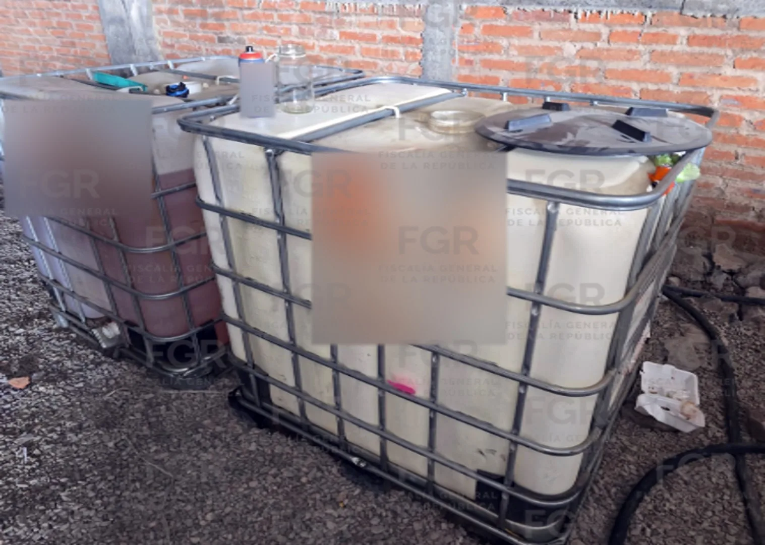 FGR asegura más de 32 mil litros de hidrocarburo en cateo en Tototlán, Jalisco - imagen 4