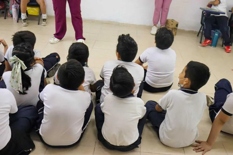 Feria de la Salud en la colonia Sambulá ofrece servicios preventivos y vacunación en primaria de Mérida - imagen 3