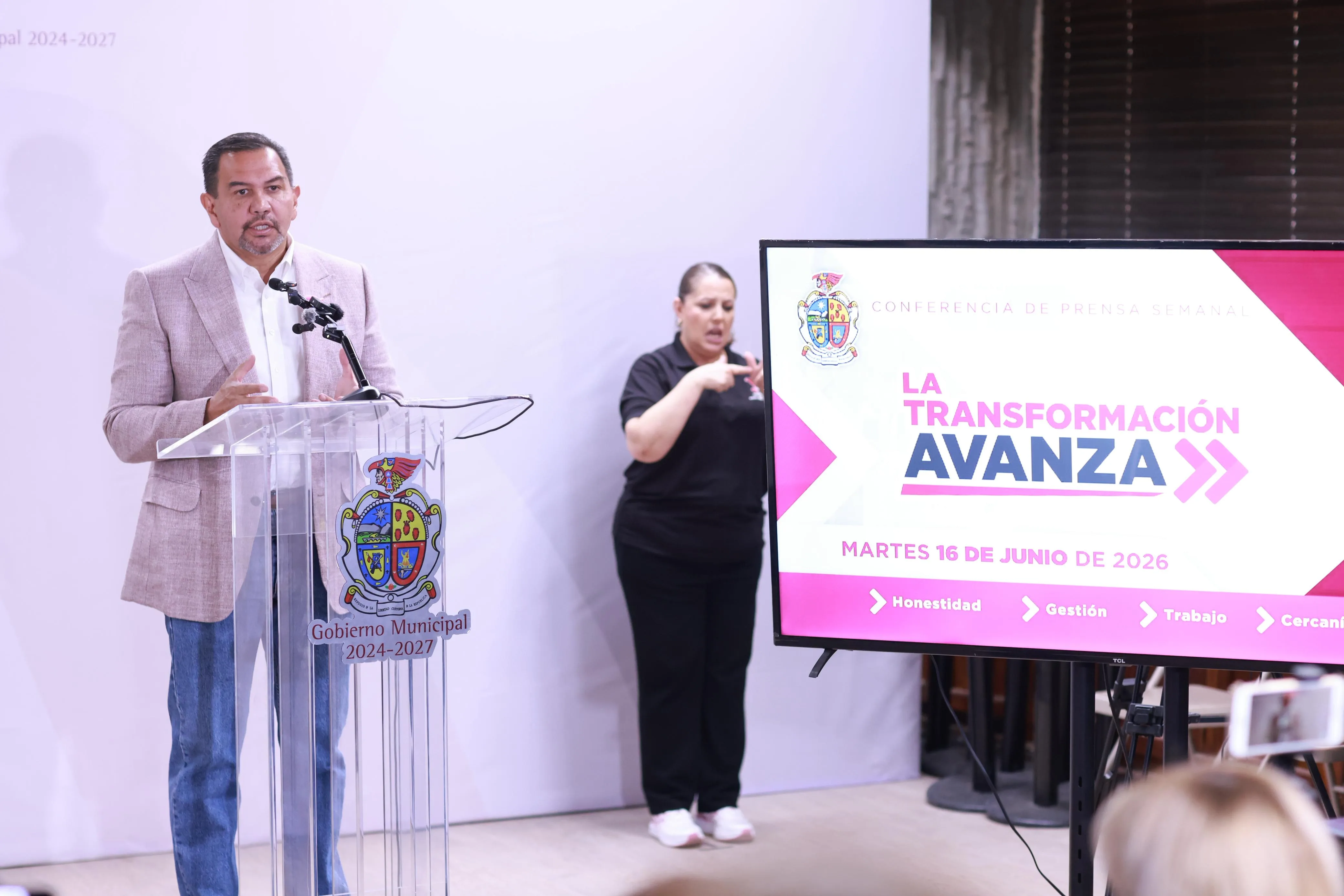 Cruz Pérez Cuéllar detalla en Congreso el manejo del adeudo de ISR y revisiones sobre barredoras en Juárez - imagen 2