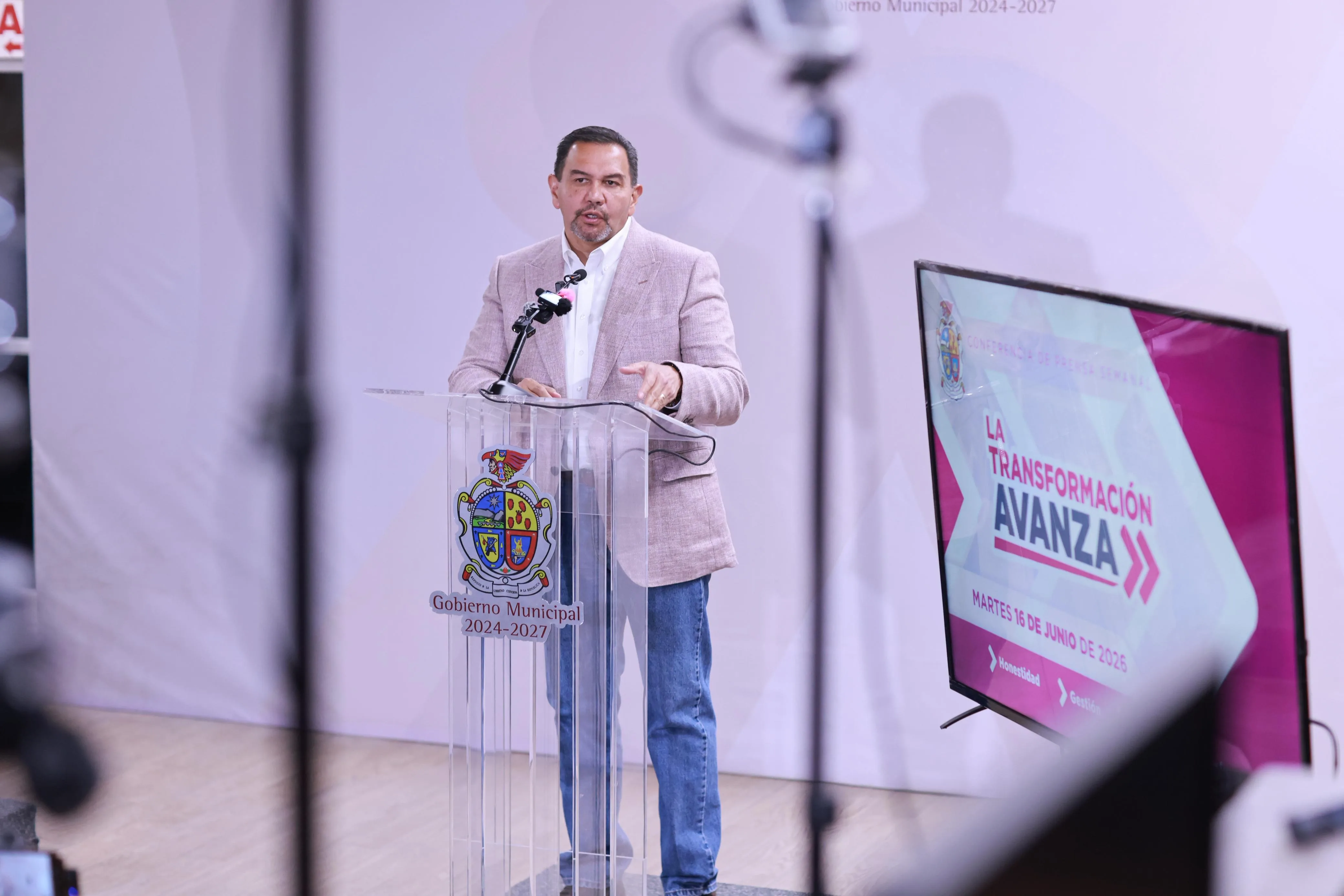 Cruz Pérez Cuéllar detalla en Congreso el manejo del adeudo de ISR y revisiones sobre barredoras en Juárez - imagen 3