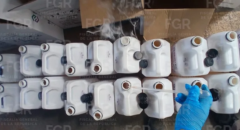 FGR de Sonora asegura 200 litros de metanfetamina en Hermosillo - imagen 4