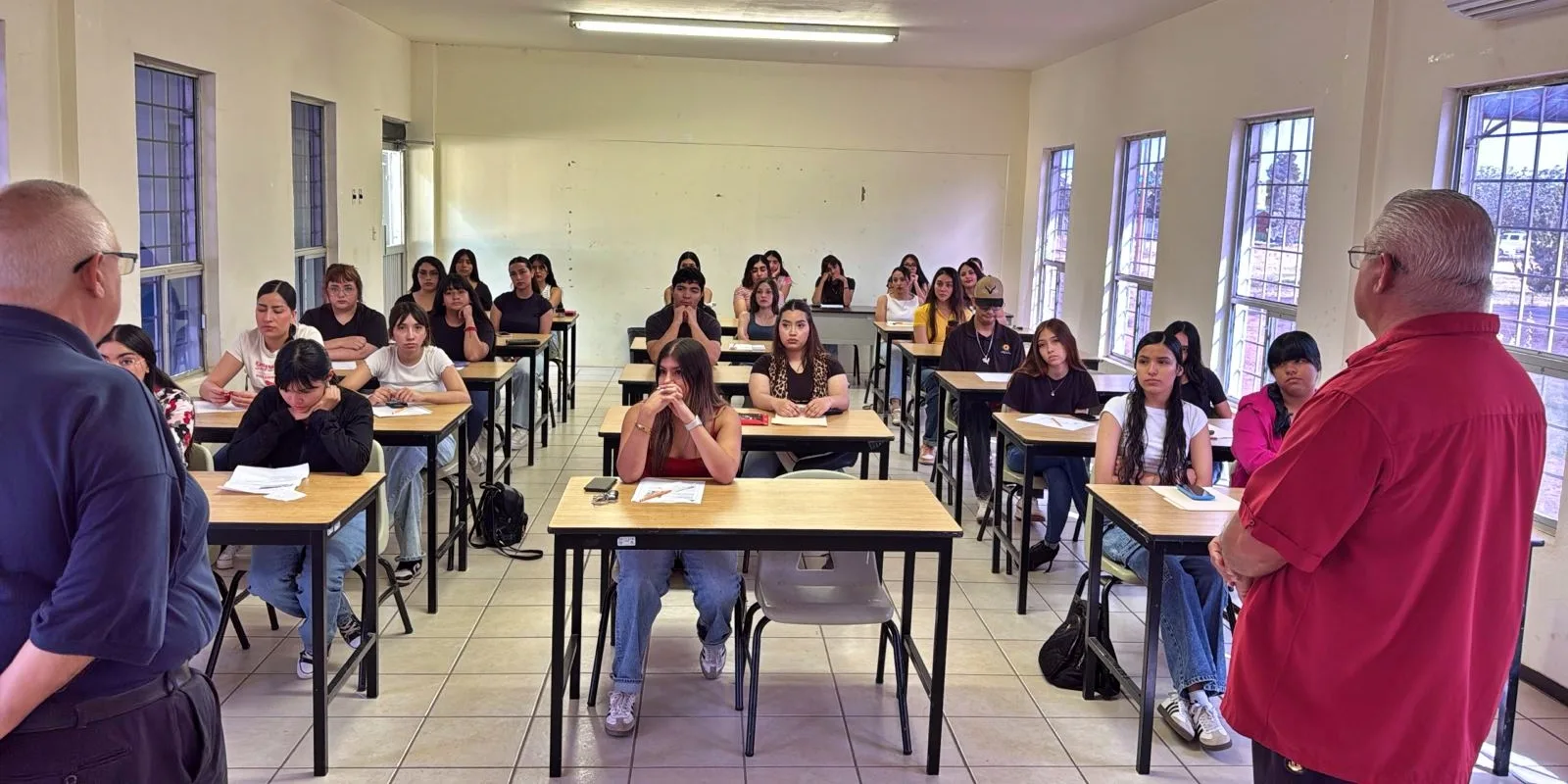 Cerca de mil aspirantes presentan examen de admisión a la Upnech en Chihuahua - imagen 2