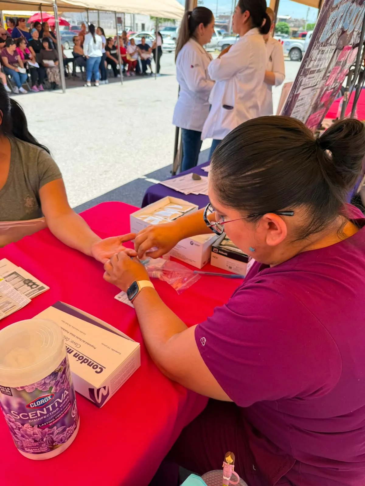Salud Municipal ofrece pruebas rápidas y orientación preventiva en feria para mujeres en CEJUM - imagen 1
