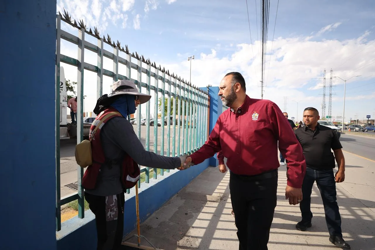 Presidente Municipal de Juárez supervisa avances en mantenimiento urbano de 48 avenidas prioritarias - imagen 7