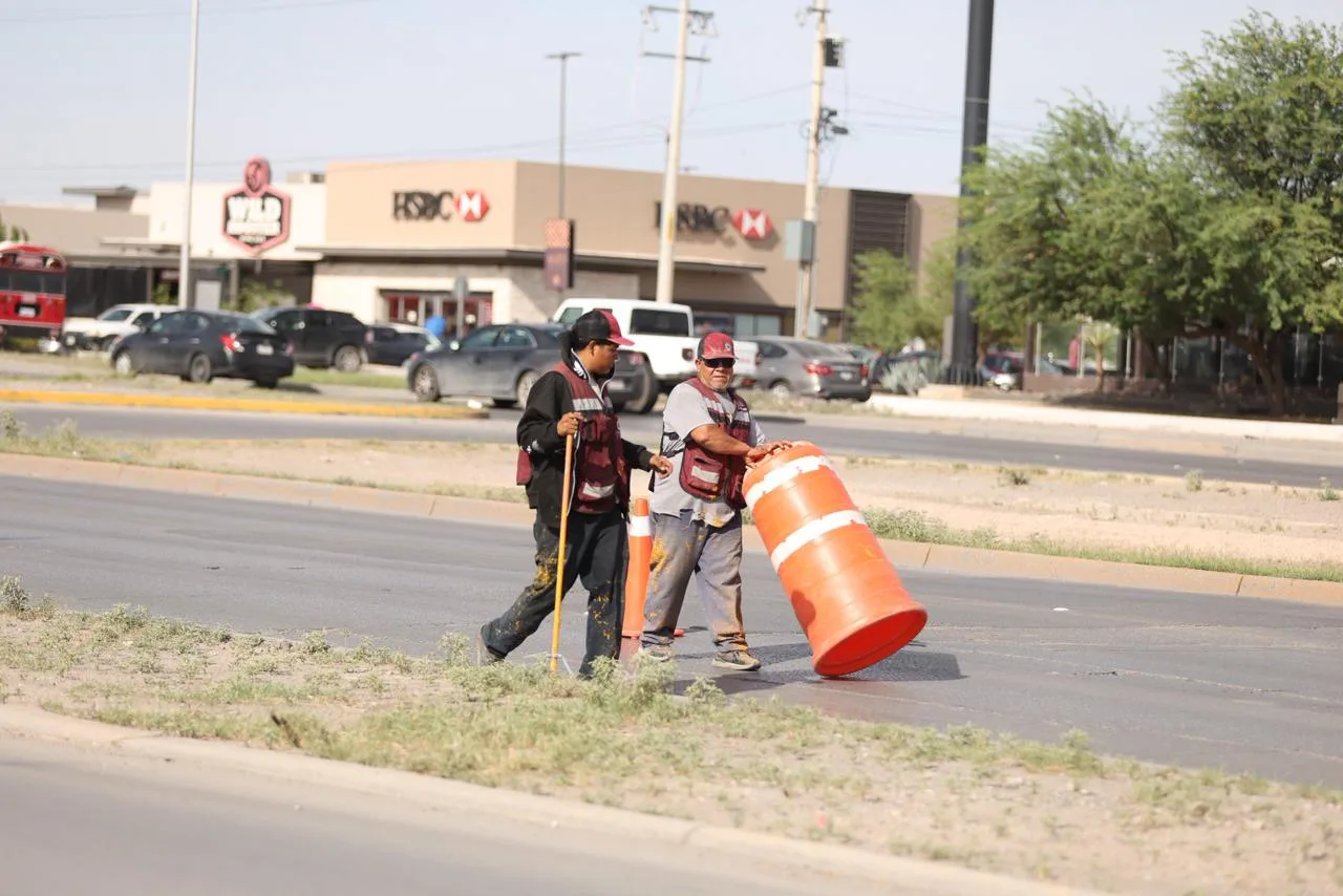 Presidente Municipal de Juárez supervisa avances en mantenimiento urbano de 48 avenidas prioritarias - imagen 8