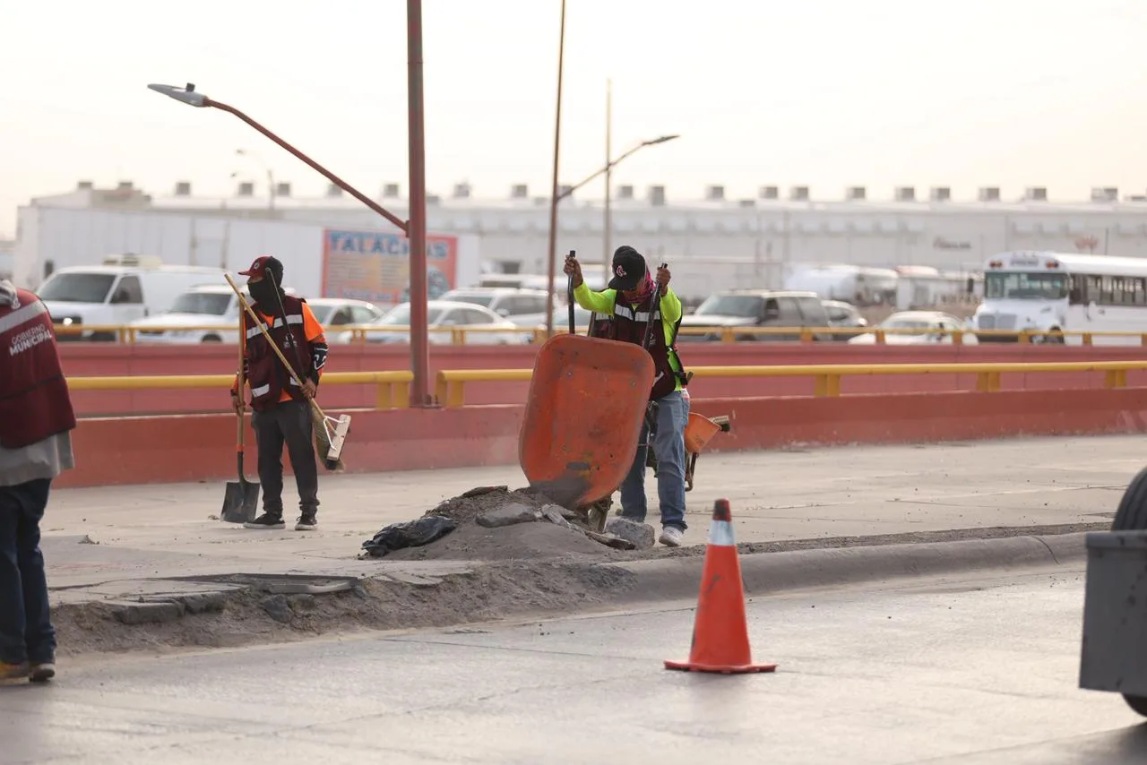 Presidente Municipal de Juárez supervisa avances en mantenimiento urbano de 48 avenidas prioritarias - imagen 19