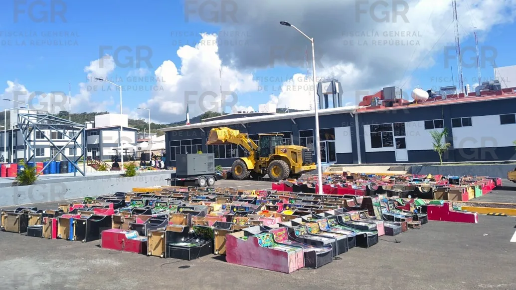 FGR incinera más de 941 kilos de narcóticos y destruye 317 máquinas tragamonedas en Nayarit - imagen 8