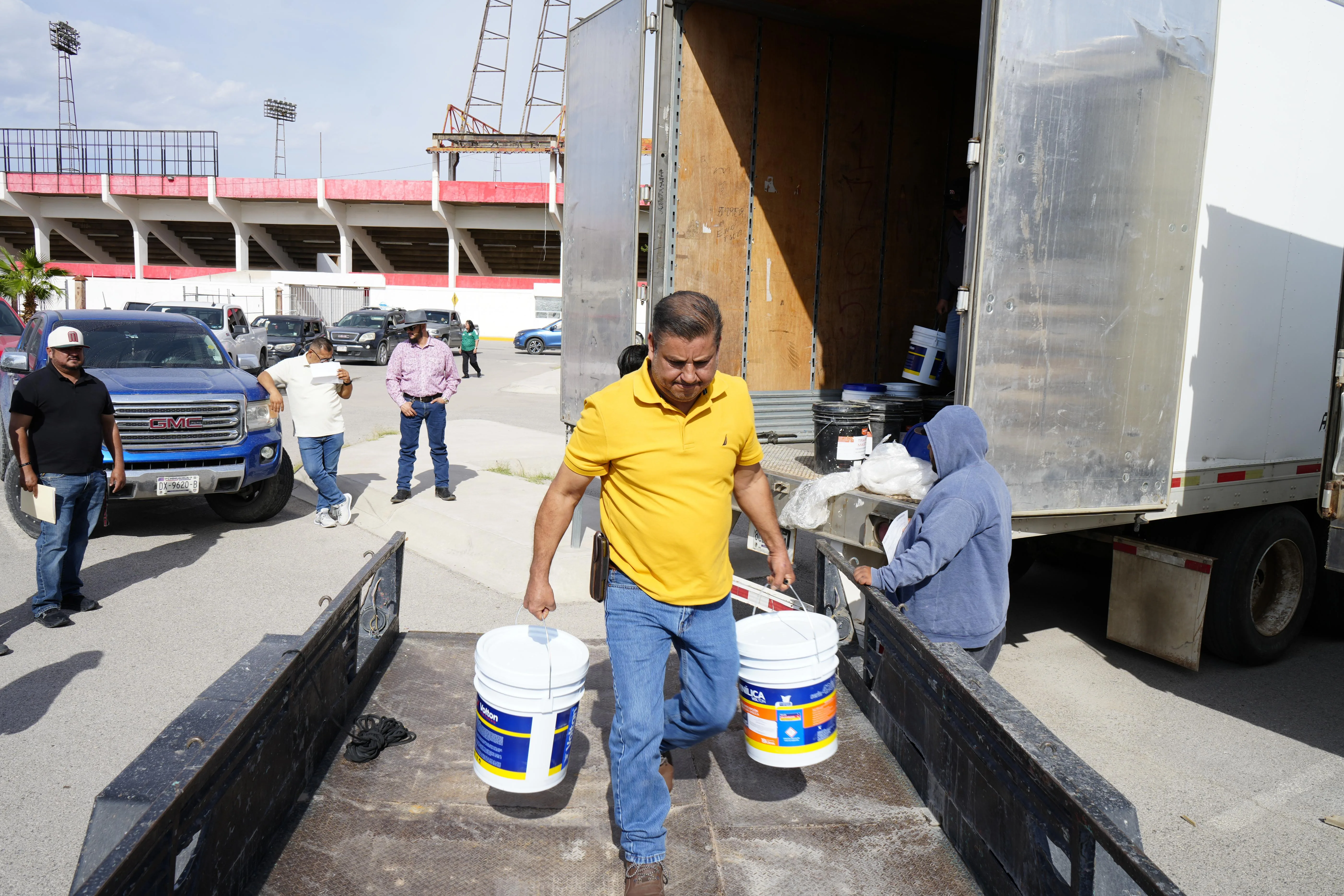 SEyD entrega materiales de mantenimiento a 62 escuelas de educación básica en Ciudad Juárez - imagen 7