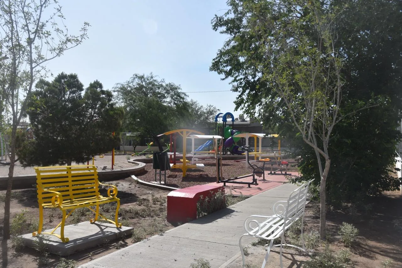 Finaliza rehabilitación del parque Familias Felices en colonia Kilómetro 20 - imagen 1
