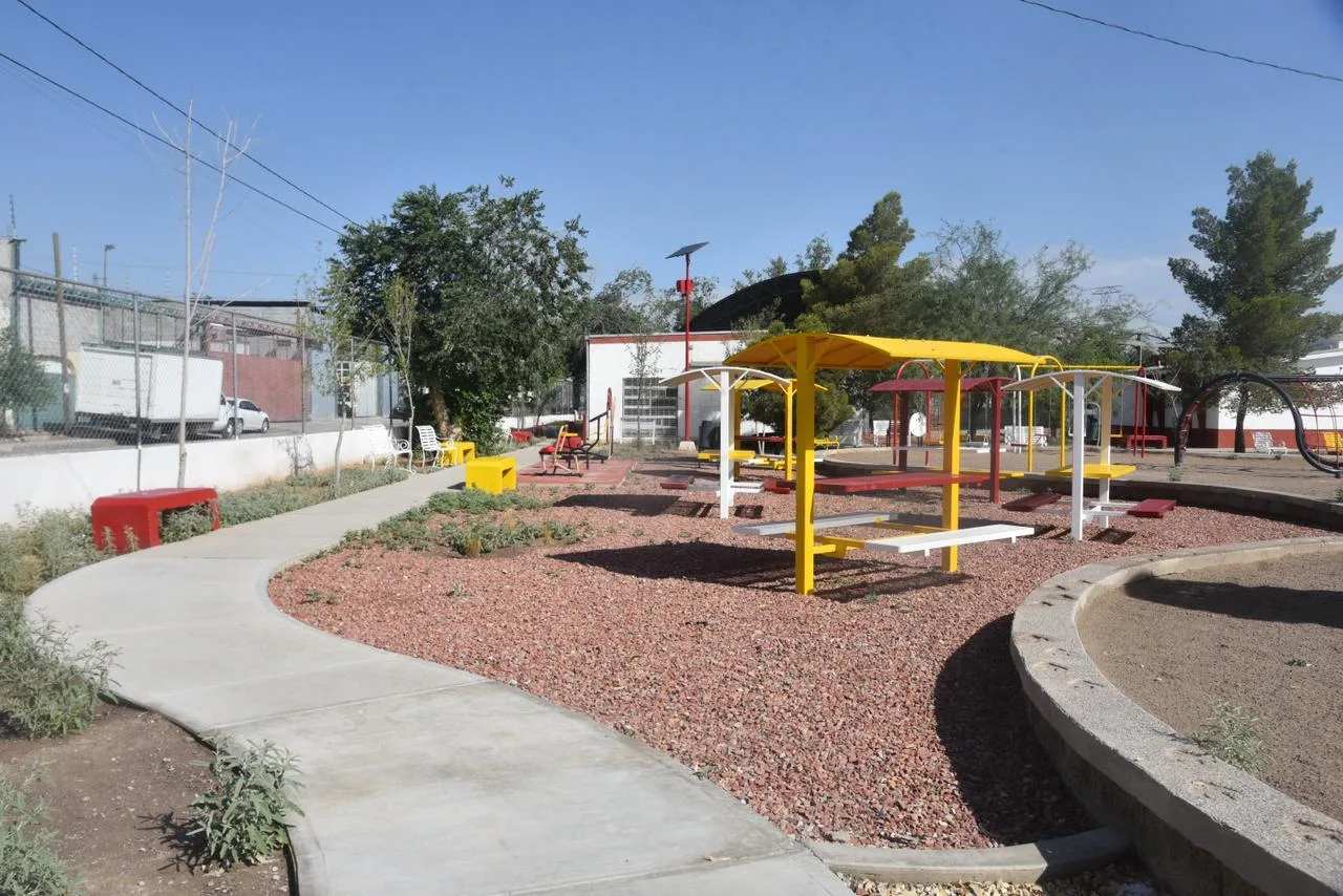 Finaliza rehabilitación del parque Familias Felices en colonia Kilómetro 20 - imagen 5
