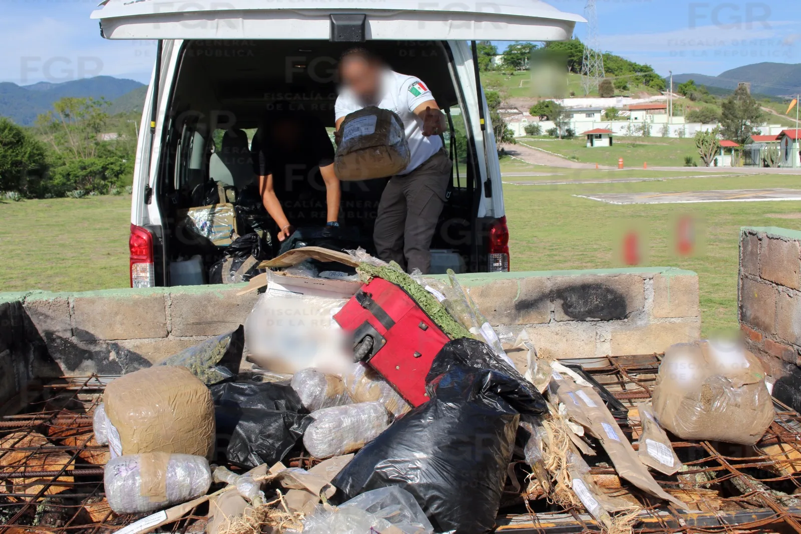 FGR incinera en Oaxaca más de 590 kilogramos de narcóticos en operativo de control regional - imagen 4