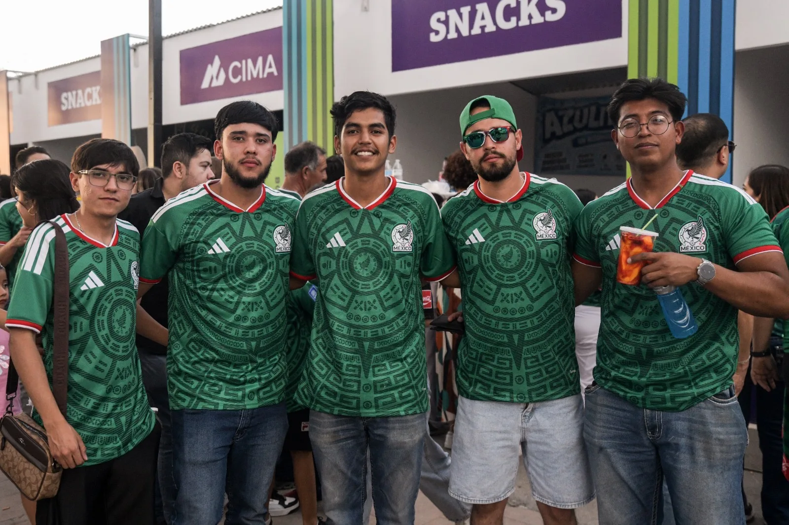 Miles de chihuahuenses ven el segundo partido de México en la Fiesta Mundialista de Plaza del Ángel - imagen 1