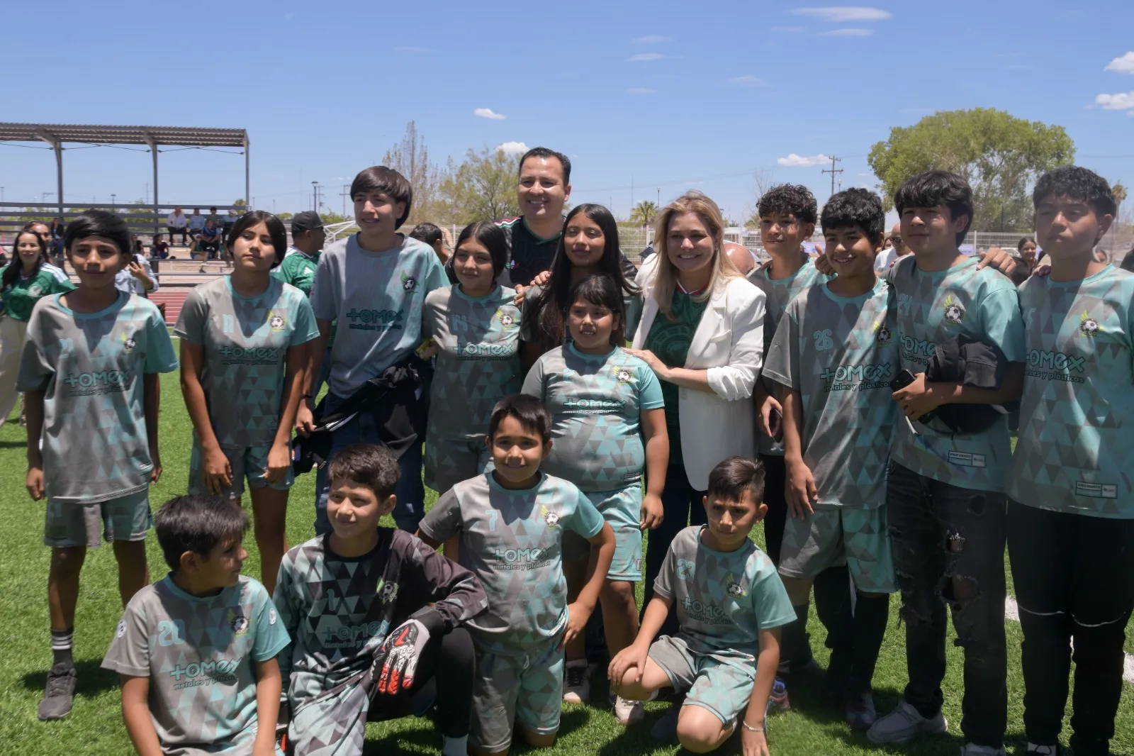 Maru Campos inaugura pista de atletismo en Delicias tras 40 años de espera - imagen 3