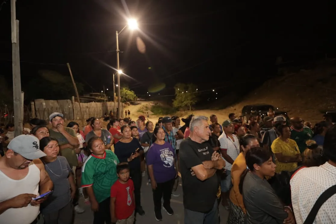 Instalan 75 nuevas luminarias en la colonia Juanita Luna de Ciudad Juárez - imagen 1