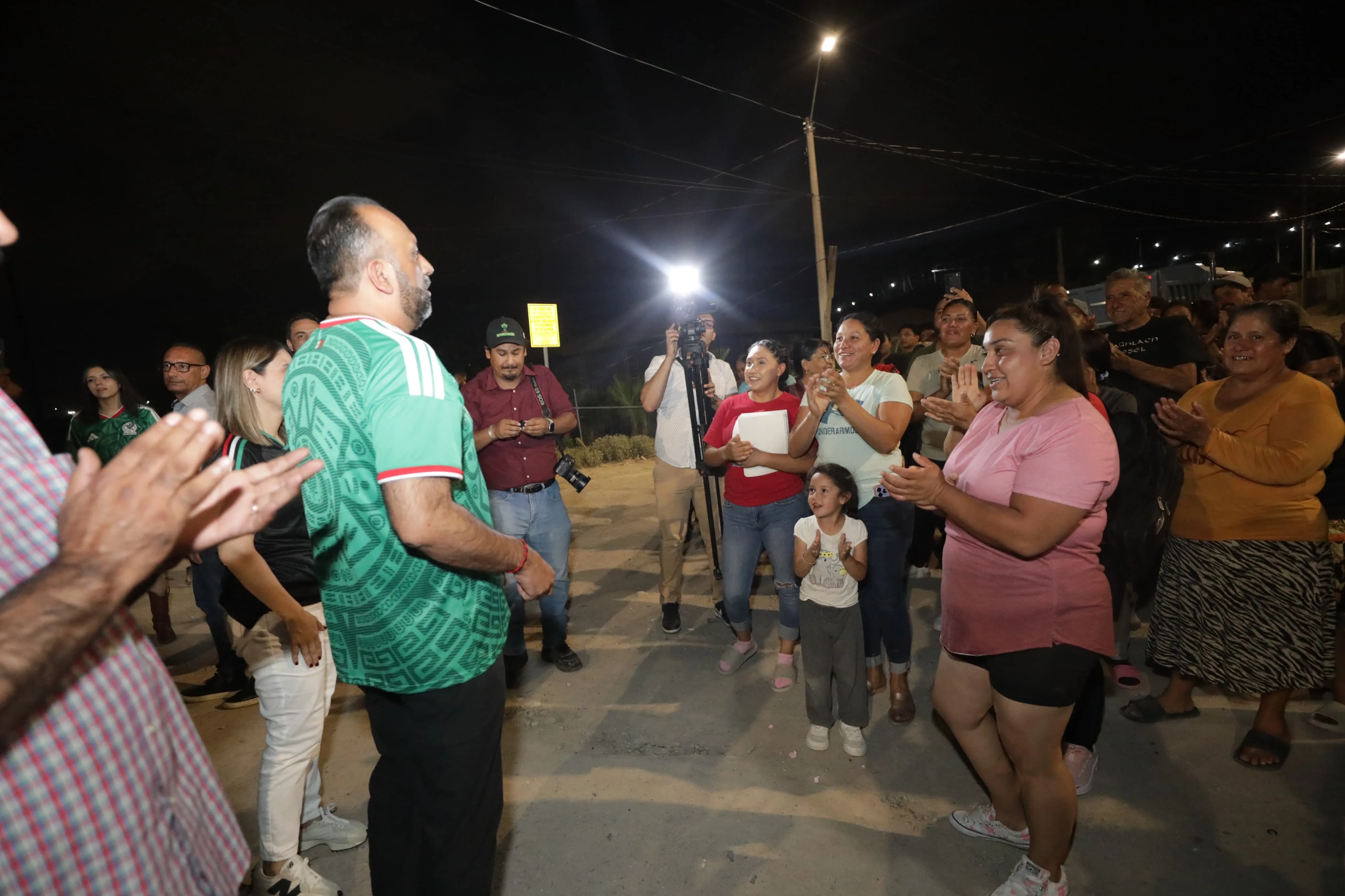 Instalan 75 nuevas luminarias en la colonia Juanita Luna de Ciudad Juárez - imagen 11