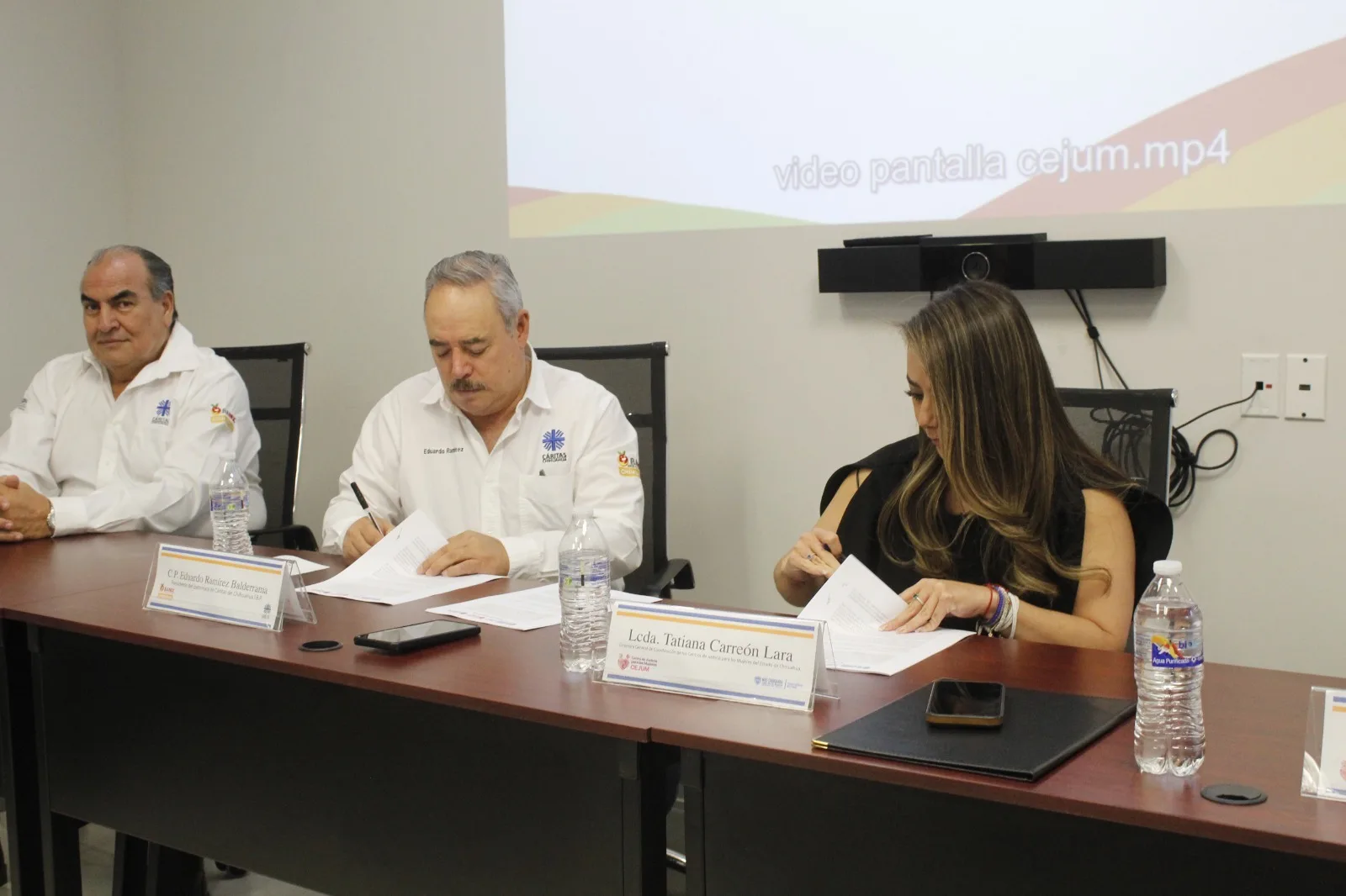 CEJUM y Cáritas Chihuahua firman convenio para reforzar atención a mujeres y sus familias - imagen 2