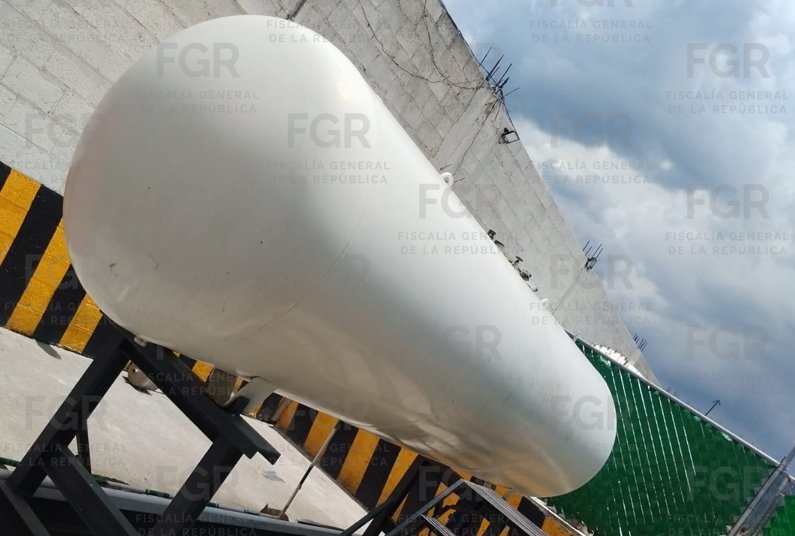 FGR asegura más de 7,750 litros de gas LP en cateo en Tepotzotlán, Estado de México - imagen 4