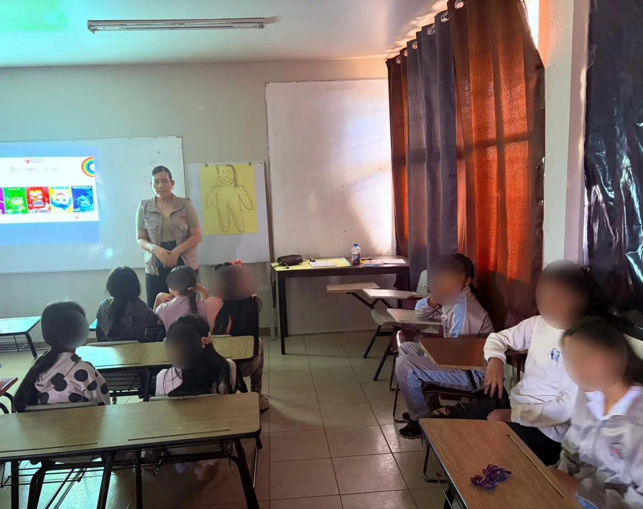 CEJUM Cuauhtémoc imparte plática sobre inteligencia emocional en primaria 15 de Septiembre - imagen 1