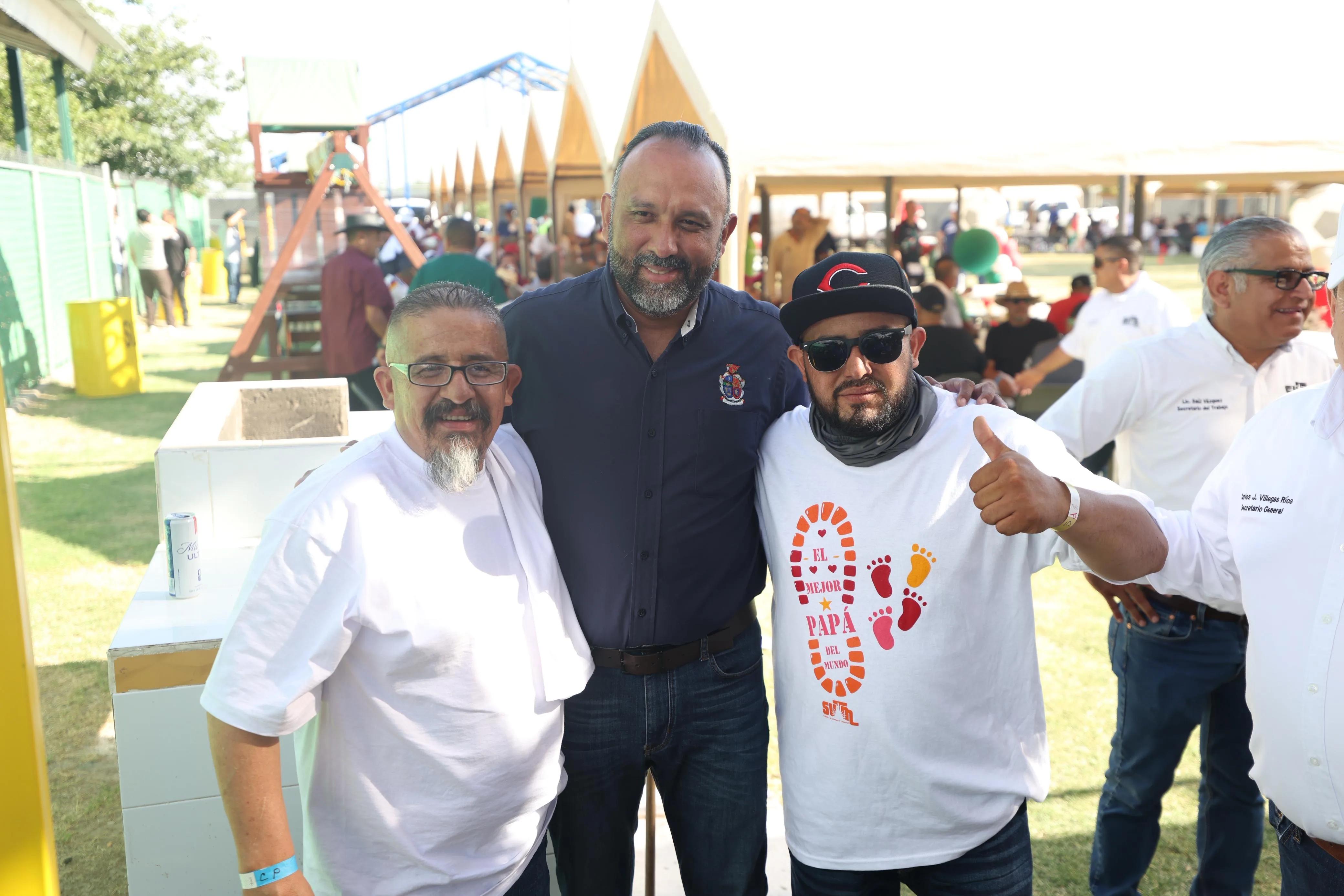 Más de mil trabajadores municipales celebran el Día del Padre en Juárez con récord de asistencia - imagen 6