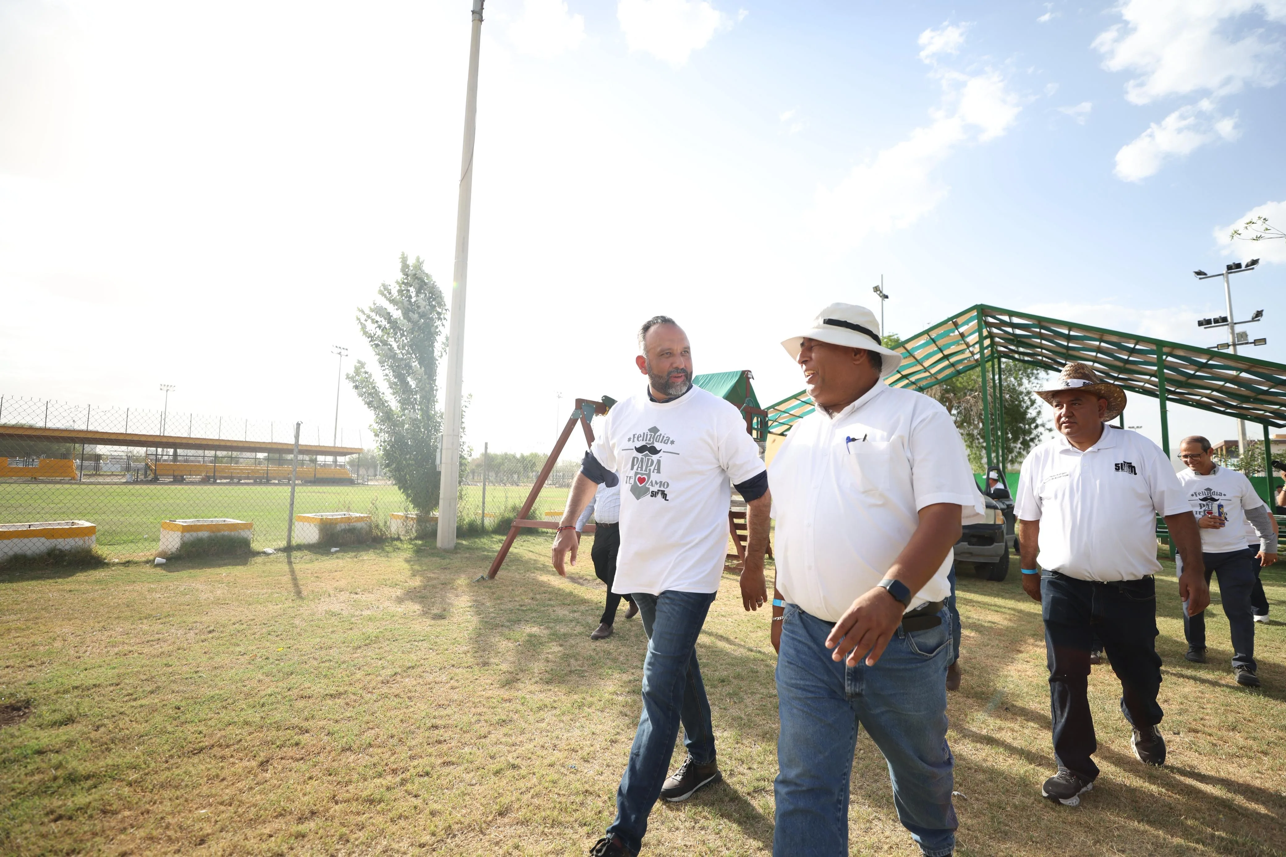 Más de mil trabajadores municipales celebran el Día del Padre en Juárez con récord de asistencia - imagen 8