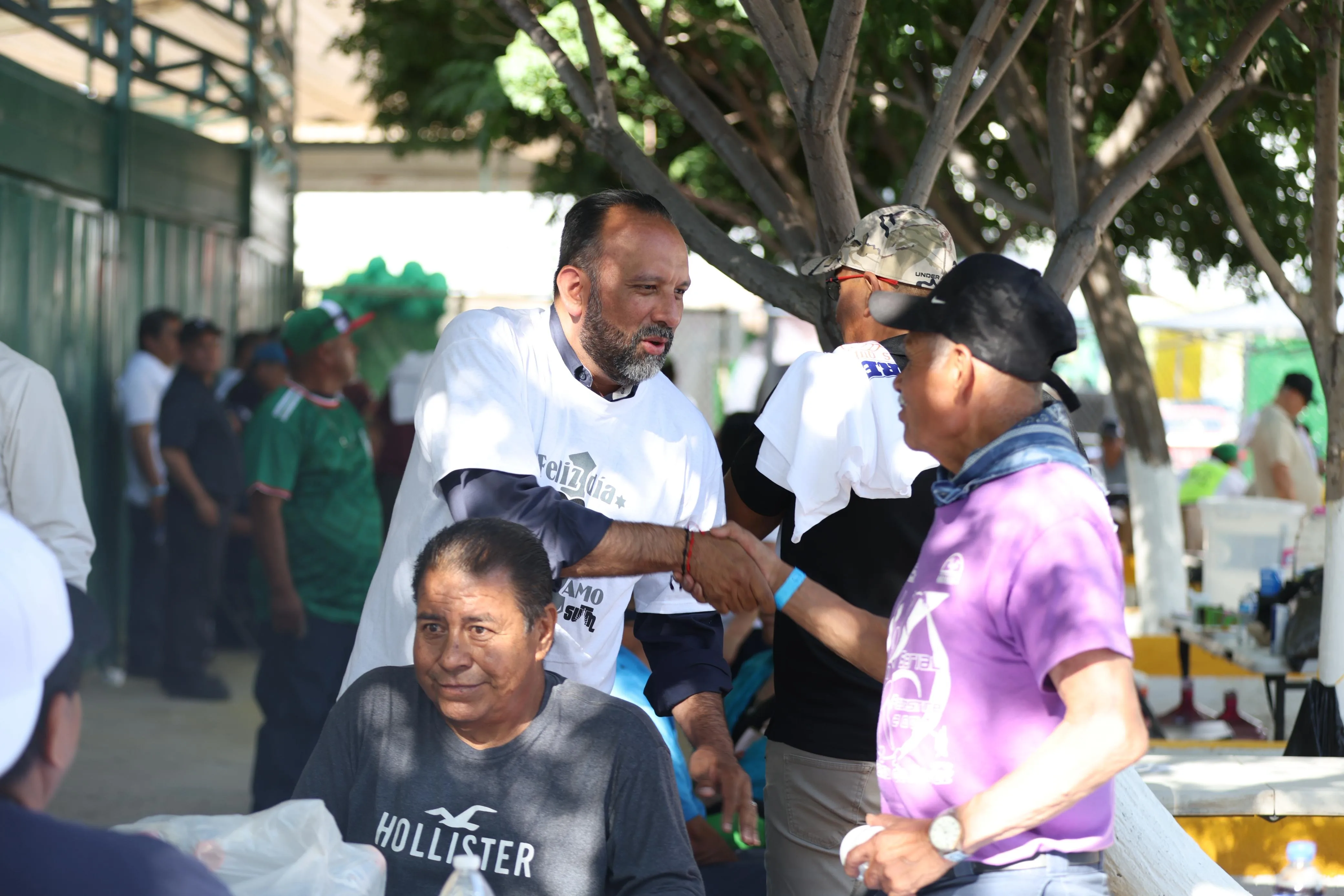 Más de mil trabajadores municipales celebran el Día del Padre en Juárez con récord de asistencia - imagen 11