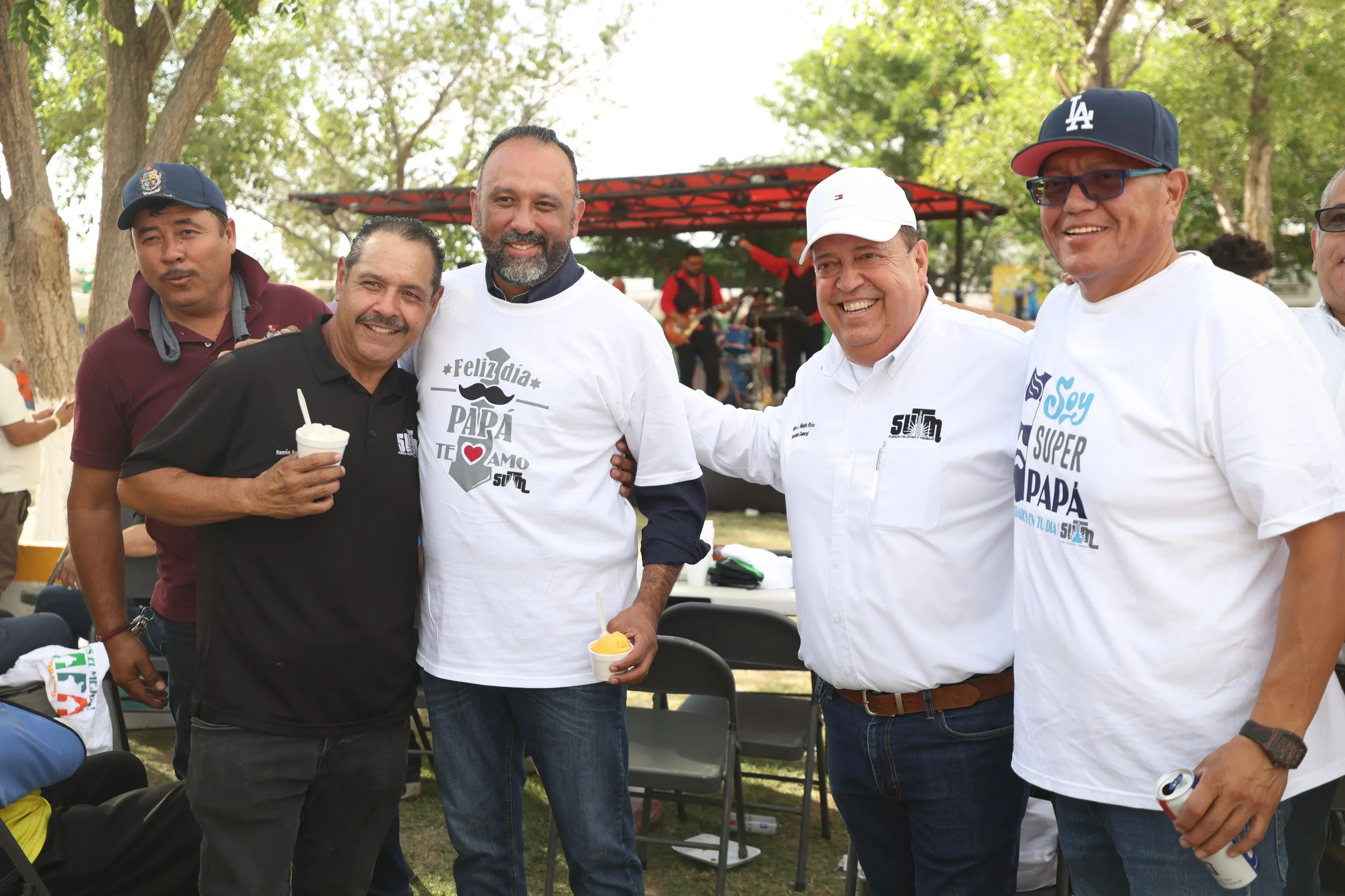 Más de mil trabajadores municipales celebran el Día del Padre en Juárez con récord de asistencia - imagen 16