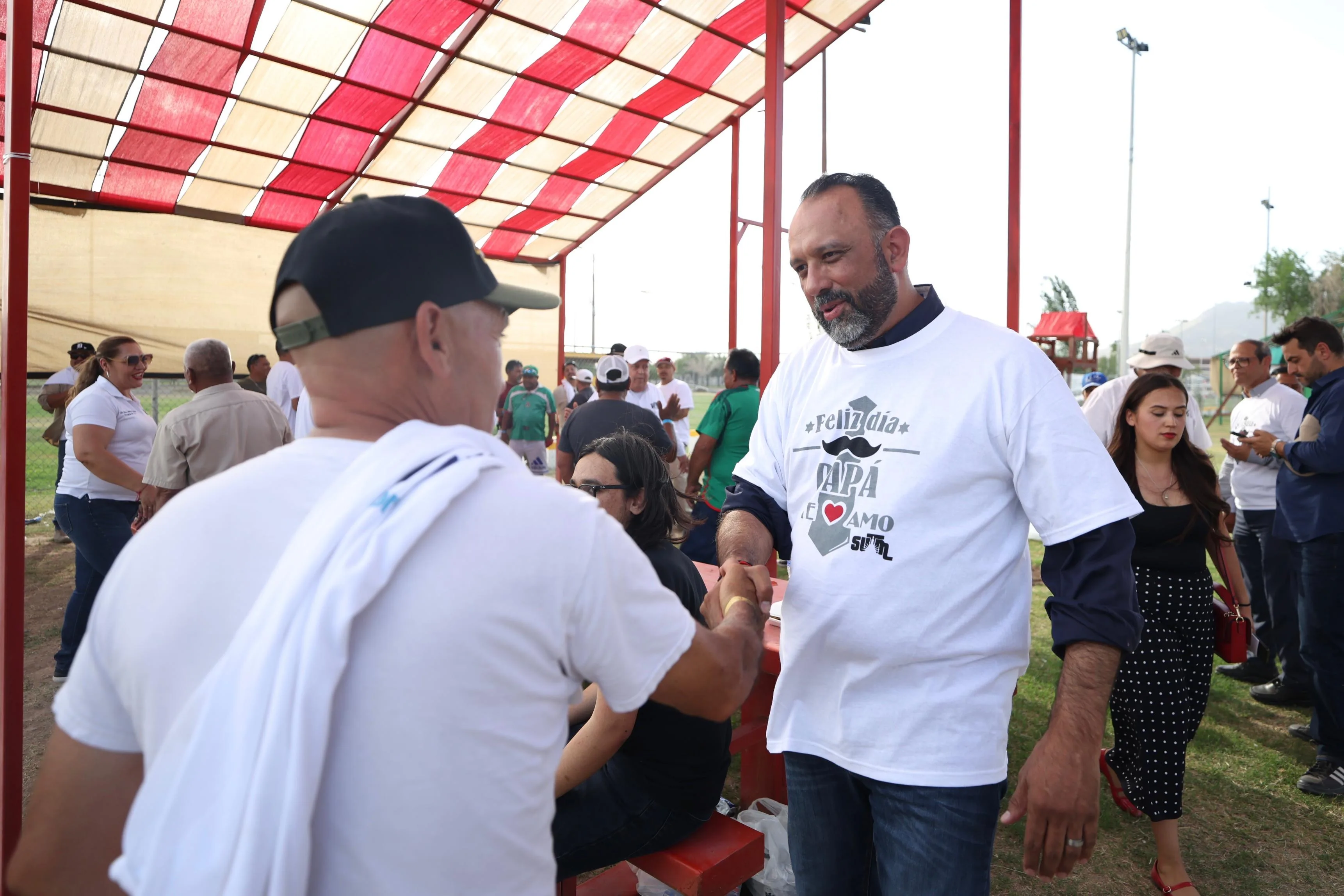 Más de mil trabajadores municipales celebran el Día del Padre en Juárez con récord de asistencia - imagen 18