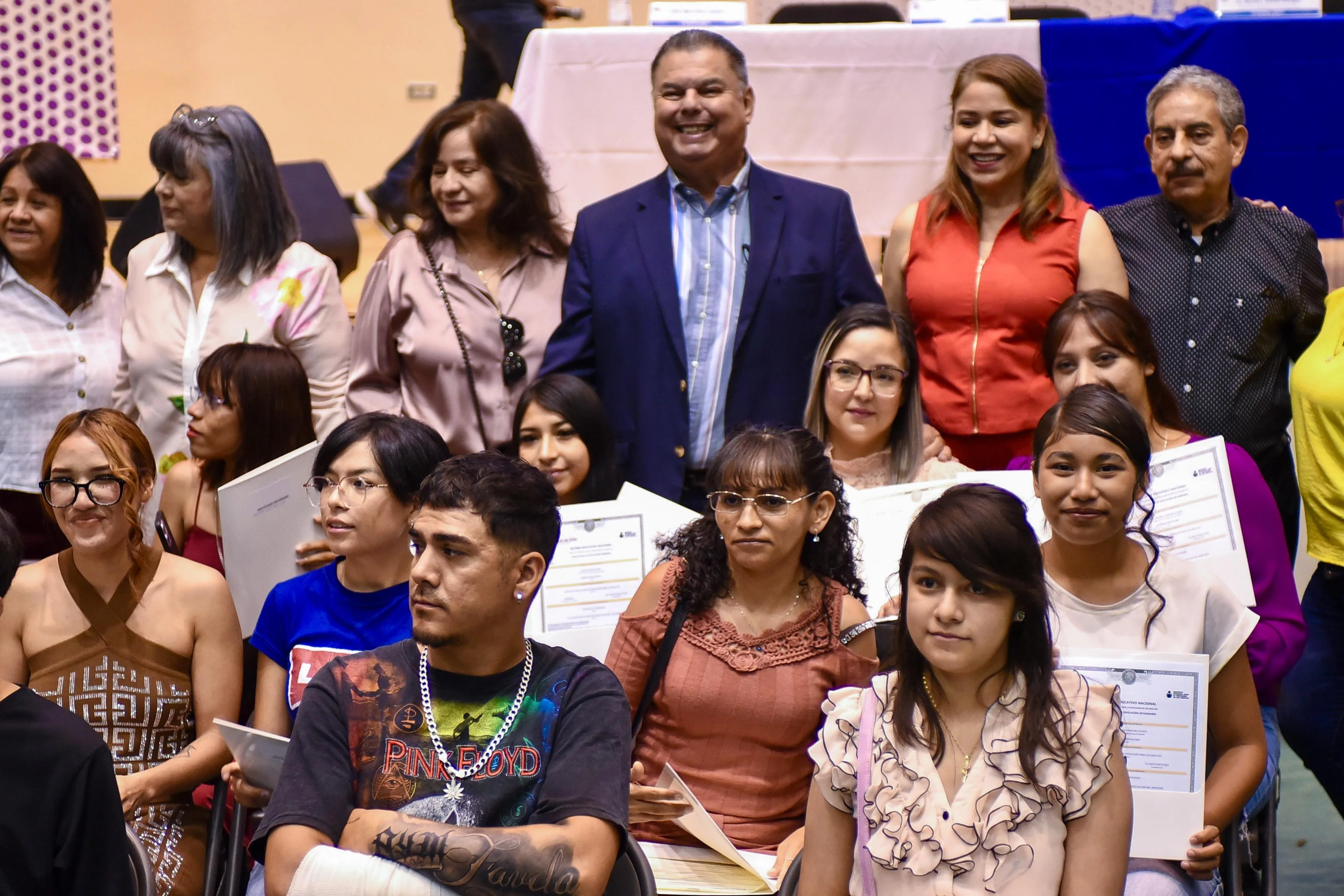 Más de 900 juarenses se gradúan en cursos, talleres y educación básica en Ciudad Juárez - imagen 3