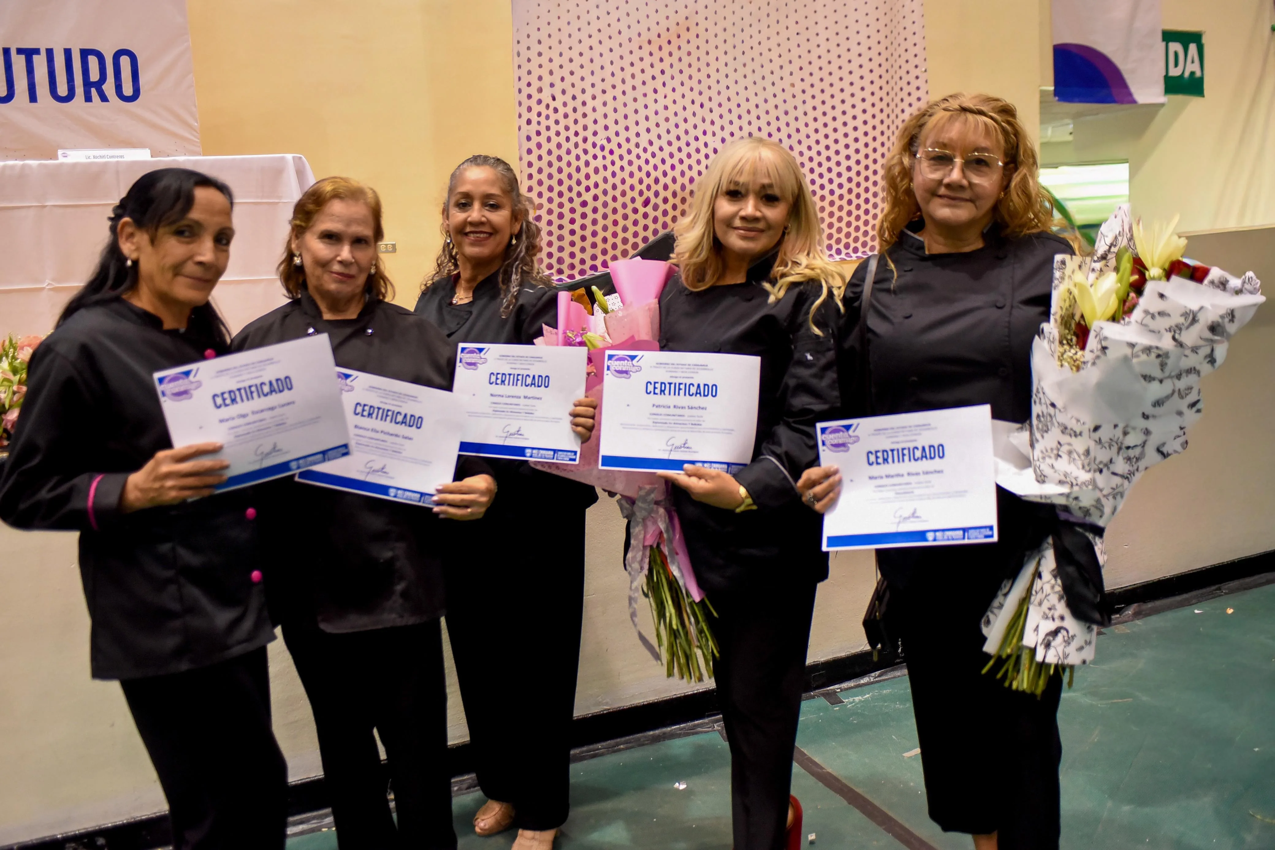 Más de 900 juarenses se gradúan en cursos, talleres y educación básica en Ciudad Juárez - imagen 4