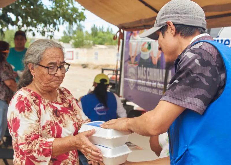 NutriChihuahua lleva platillos a familias de la colonia México 91, al sur de Chihuahua - imagen 2