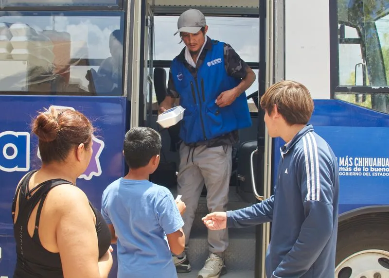 NutriChihuahua lleva platillos a familias de la colonia México 91, al sur de Chihuahua - imagen 6