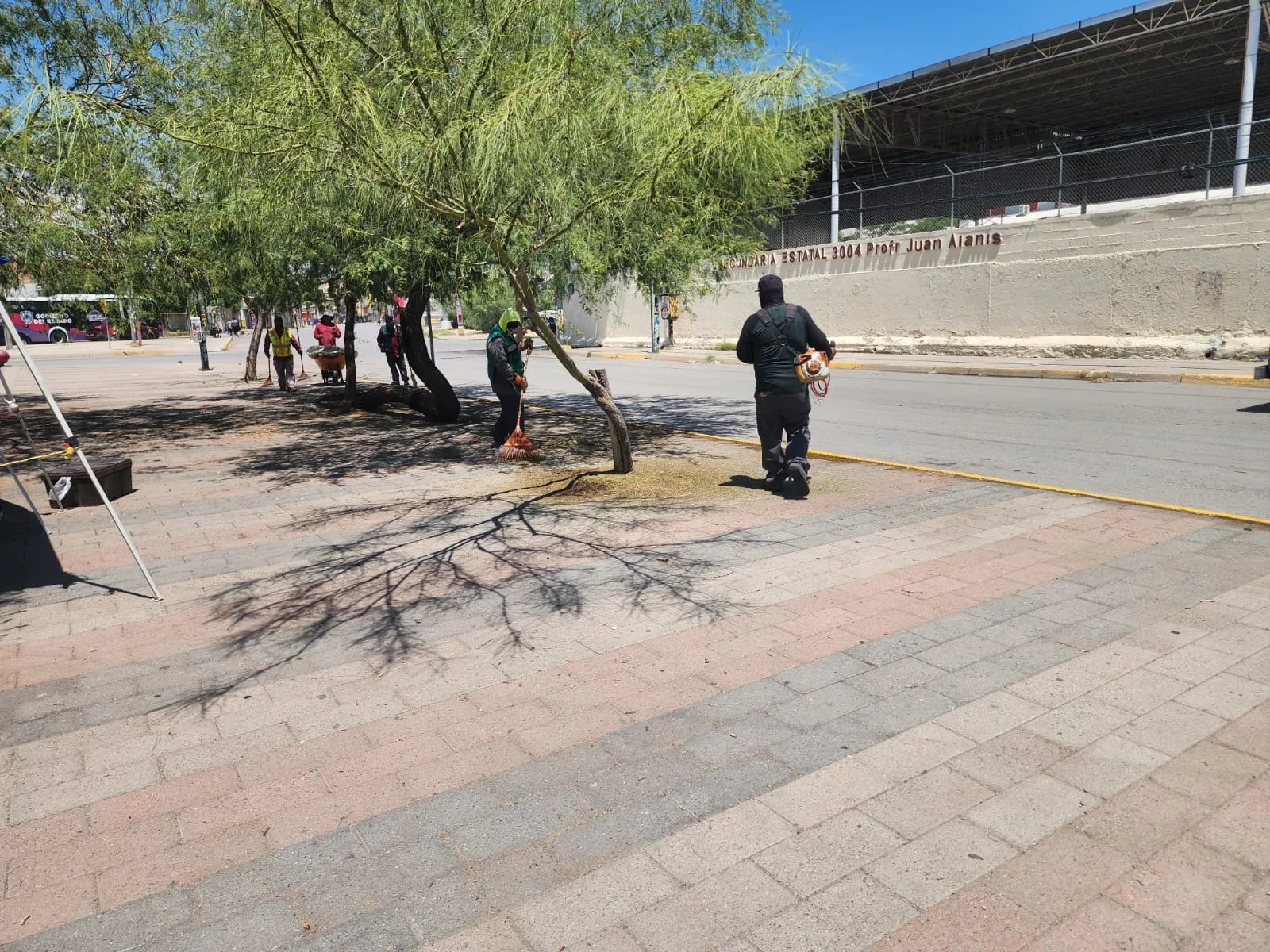 Realizan limpieza y mantenimiento en el Monumento a Benito Juárez en Ciudad Juárez - imagen 5